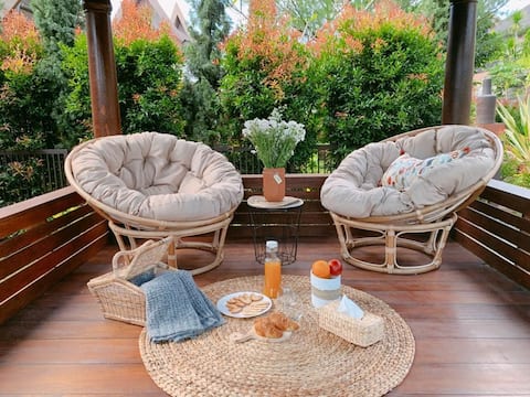 Villa Abimantra, Vimala Hills.  2 BR, 2 Bathrooms, 4 Beds. Cozy Villa for family/friends/solo staycation.