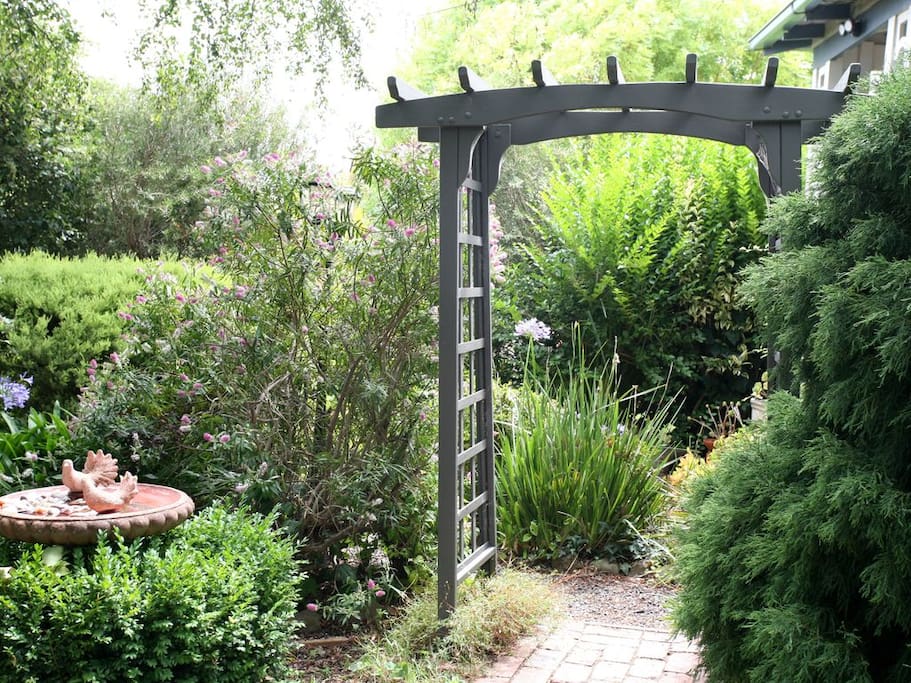The tranquil front garden