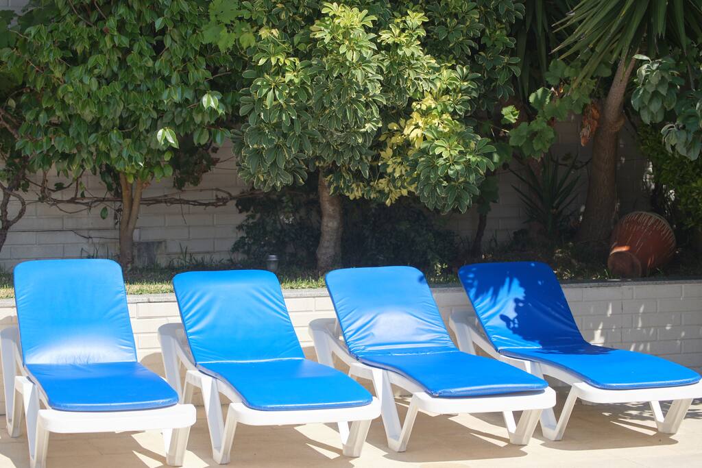 ZONA ENVOLVENTE DA PISCINA EXTERIOR PRIVADA