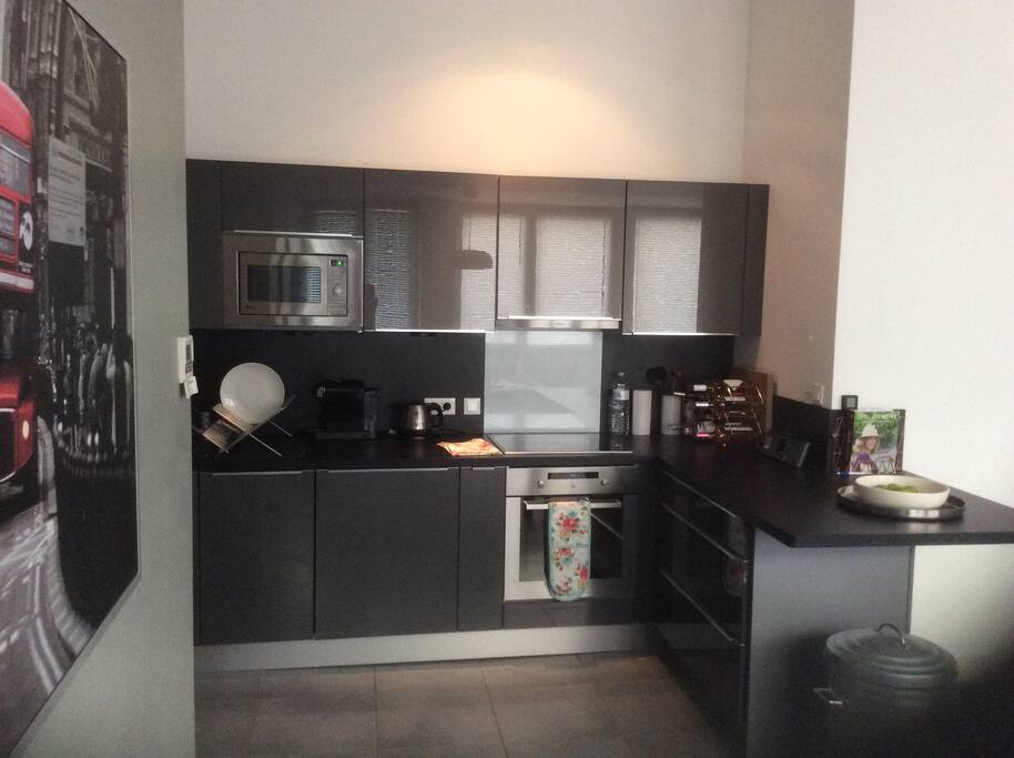 Kitchen area / La cuisine