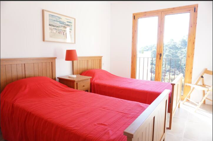 Amazing sea view property with pool gallery image 4