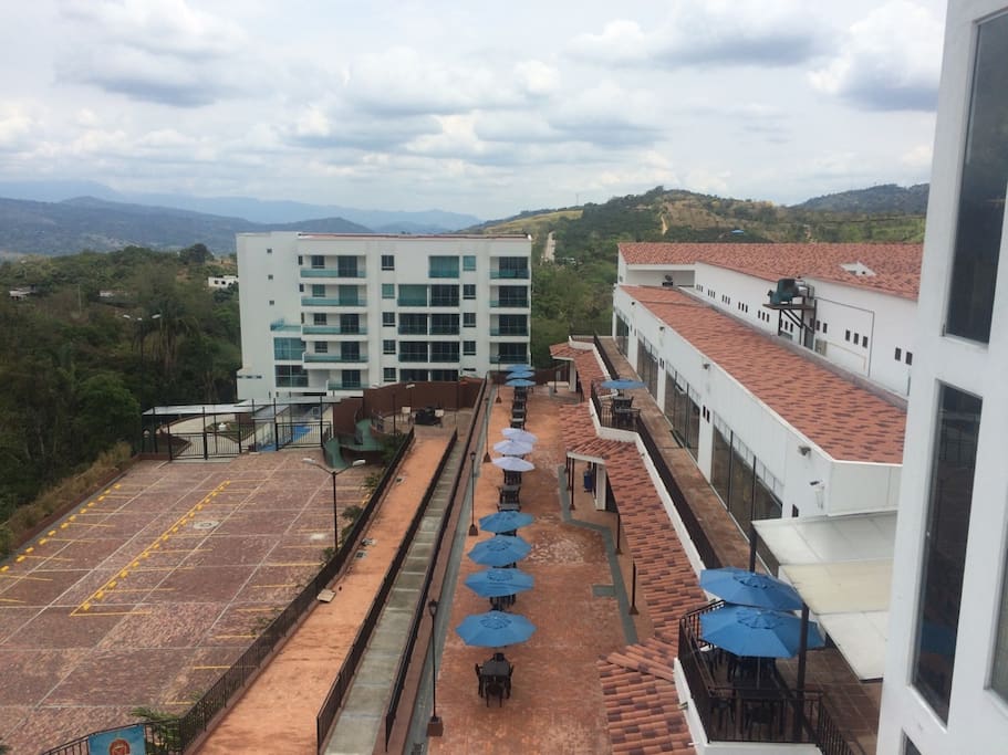 Espacios de terraza bastante amplios y agradables con vista panoramica