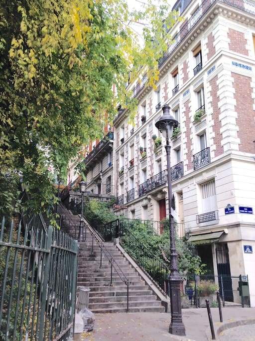 The stairs to Sacre-Coeur !