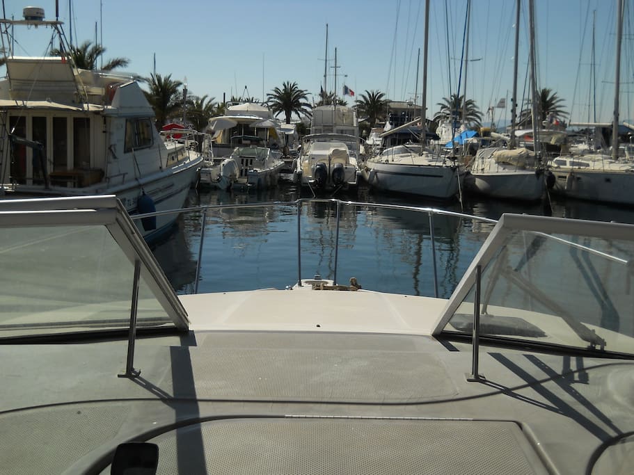 Dans le port