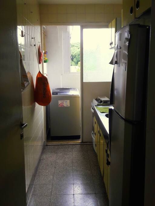 Fully equipped kitchen. Washer.