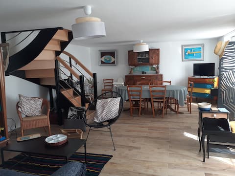 Successful Airbnb property: 2 steps from the Course du Rhum, fenced house, garden wf in Saint Coulomb
