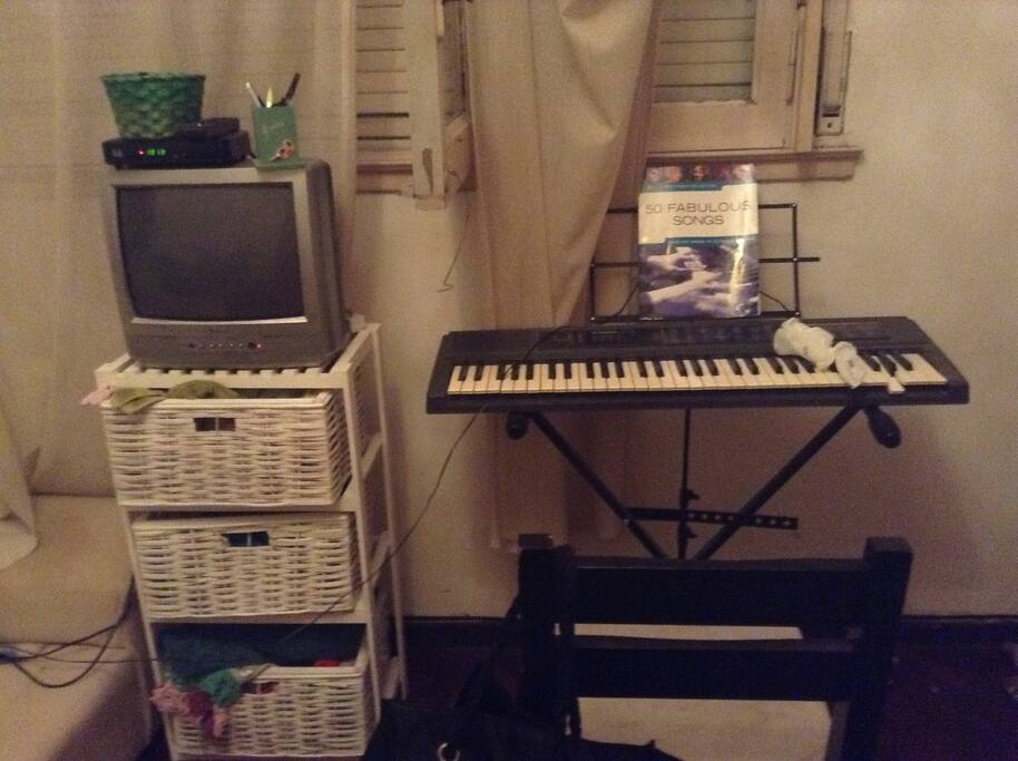 the second tv! and music!