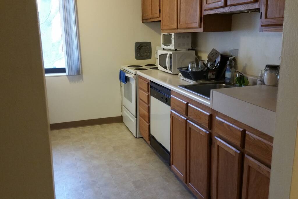 Oven, Toaster Oven, Microwave. **DISHWASHER DOES NOT WORK**