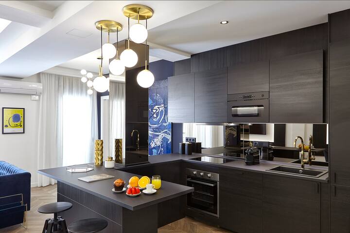 BIG AND LUXURIOUS APARTMENT IN BARCELONA CENTER gallery image 5