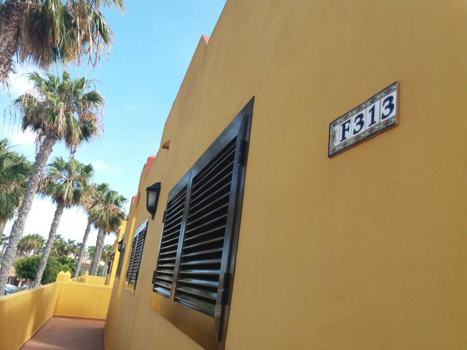 Fachada y número