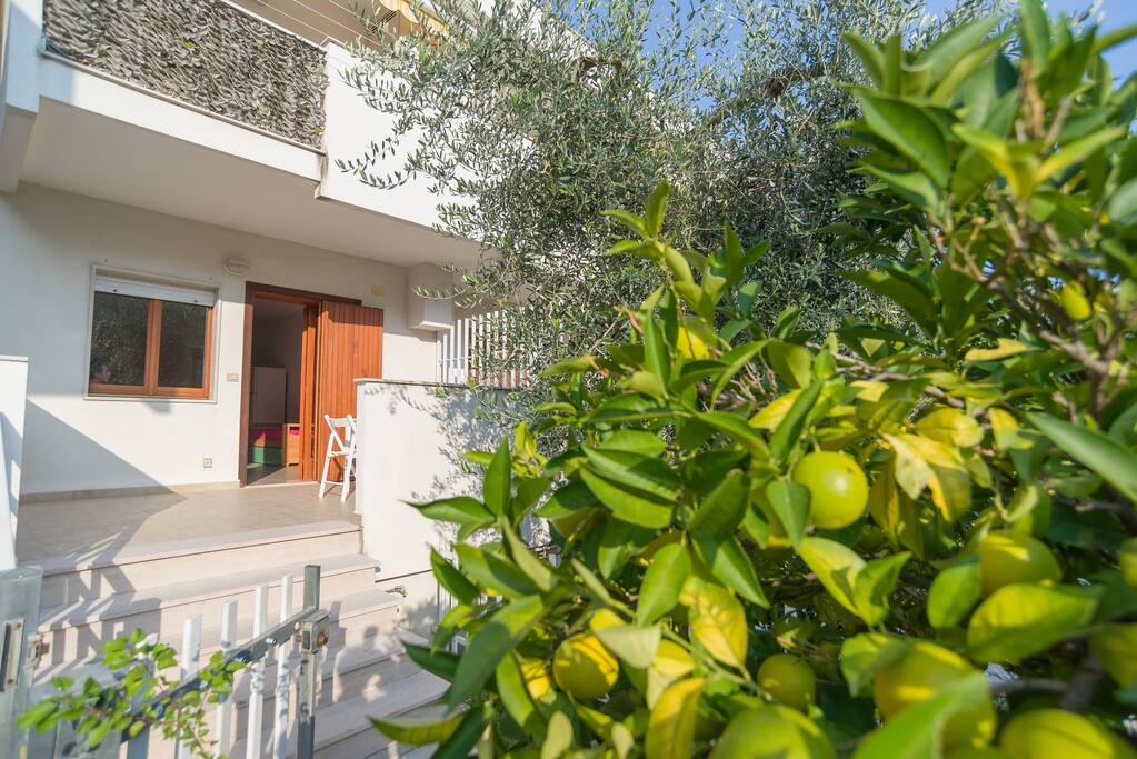 Facciata esterna con veranda