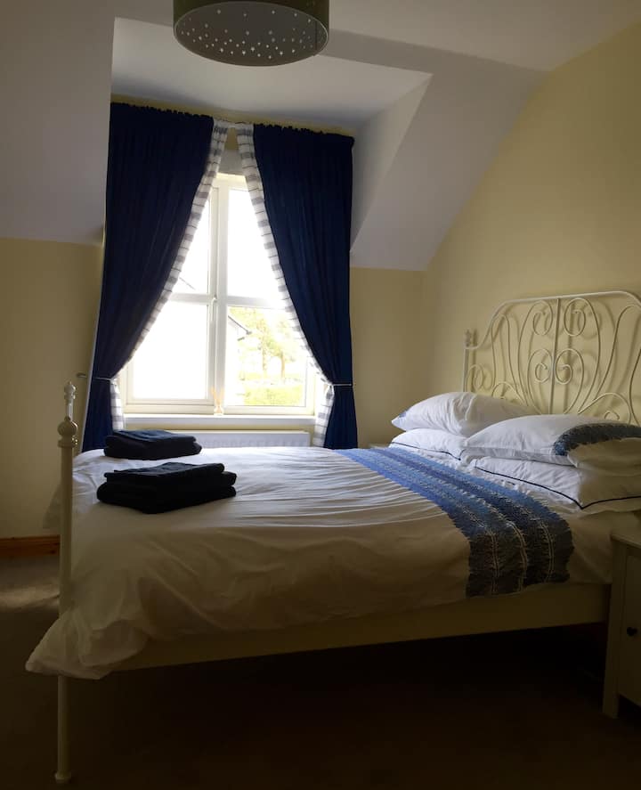 Dormitorio 1: un lugar para relajarse del aire fresco.