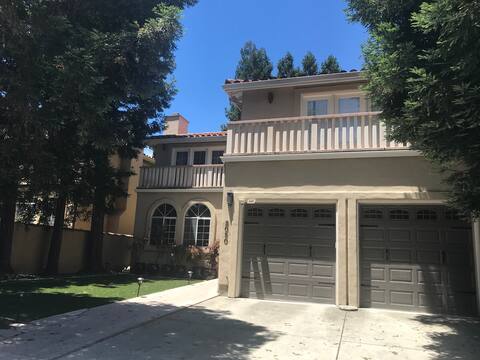 West Menlo Park Luxurious Executive Home