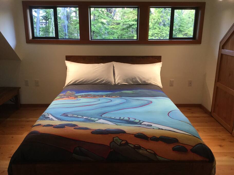Rise with the sun from the east-facing windows or pull the blinds for a cosy sleep-in!