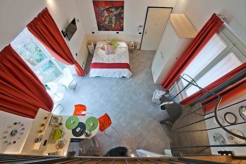 Popular Airbnb listing: one step from the tower in Pisa