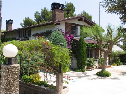 Amazing Villa with Valencia ☆ Gure Ametza Pool