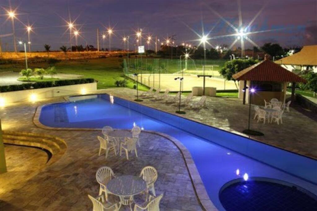 Piscina aberta aquecida, 3 Churrasqueiras, 2 Quadras de tênis, 2 Mini campos gramado, ...