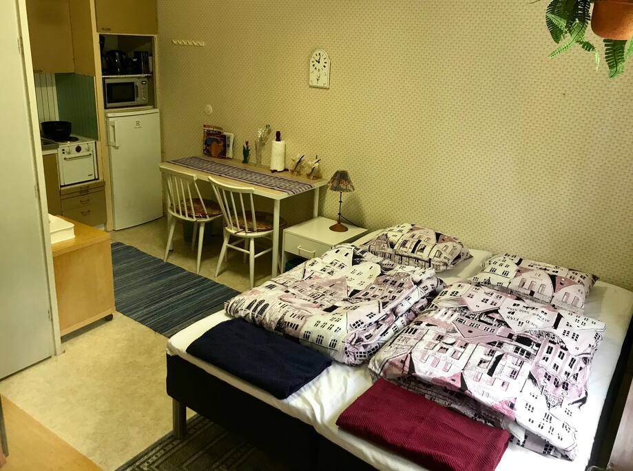 160 x 200cm bed. Possibility to have two separate 80 x 200cm beds. There’s place for an extra mattress, too.