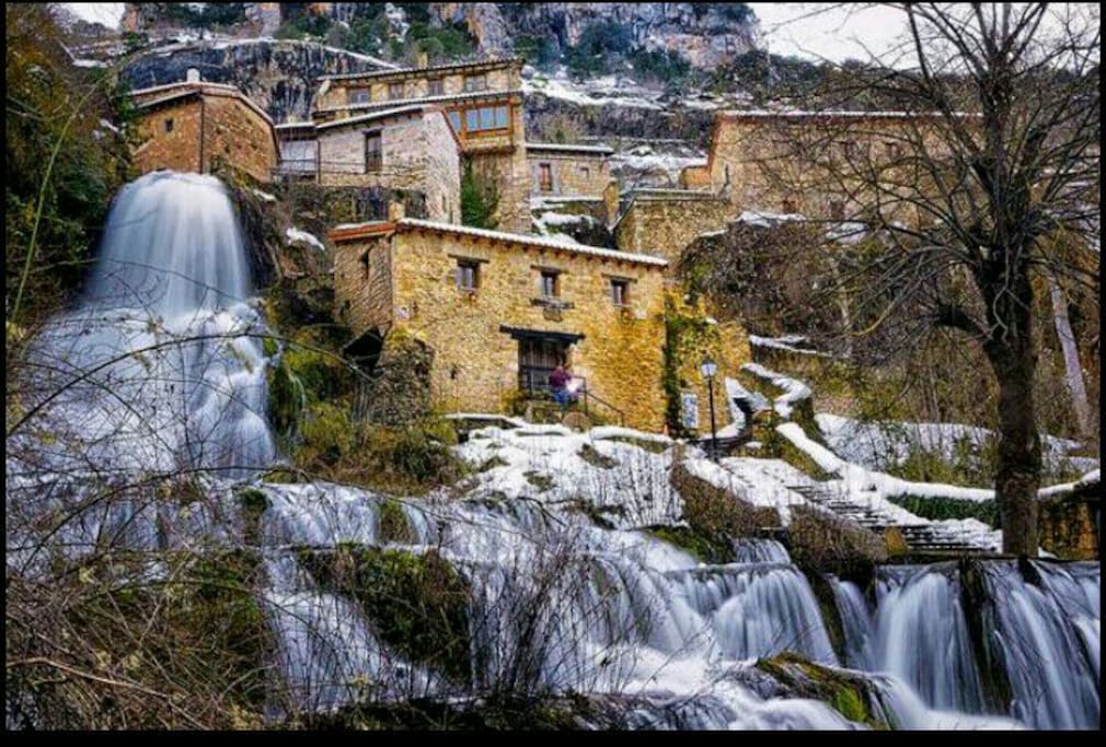 Orbaneja del castillo, cascadas del río Ebro