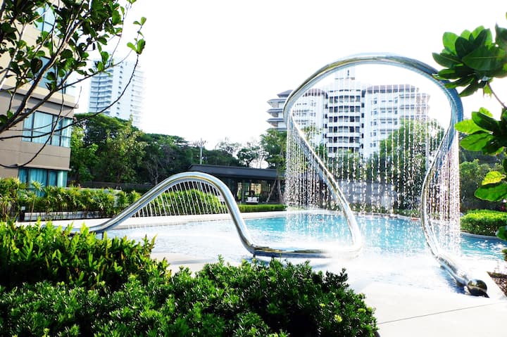 5★LUXURY BEACHFRONT CONDO + FREE WIFI+ PARKING