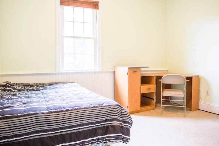 Intern/Grad Student Beautiful Large Full Bedroom