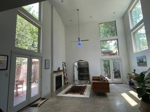 Trendy Loft Home in South of Downtown Austin gallery image 2