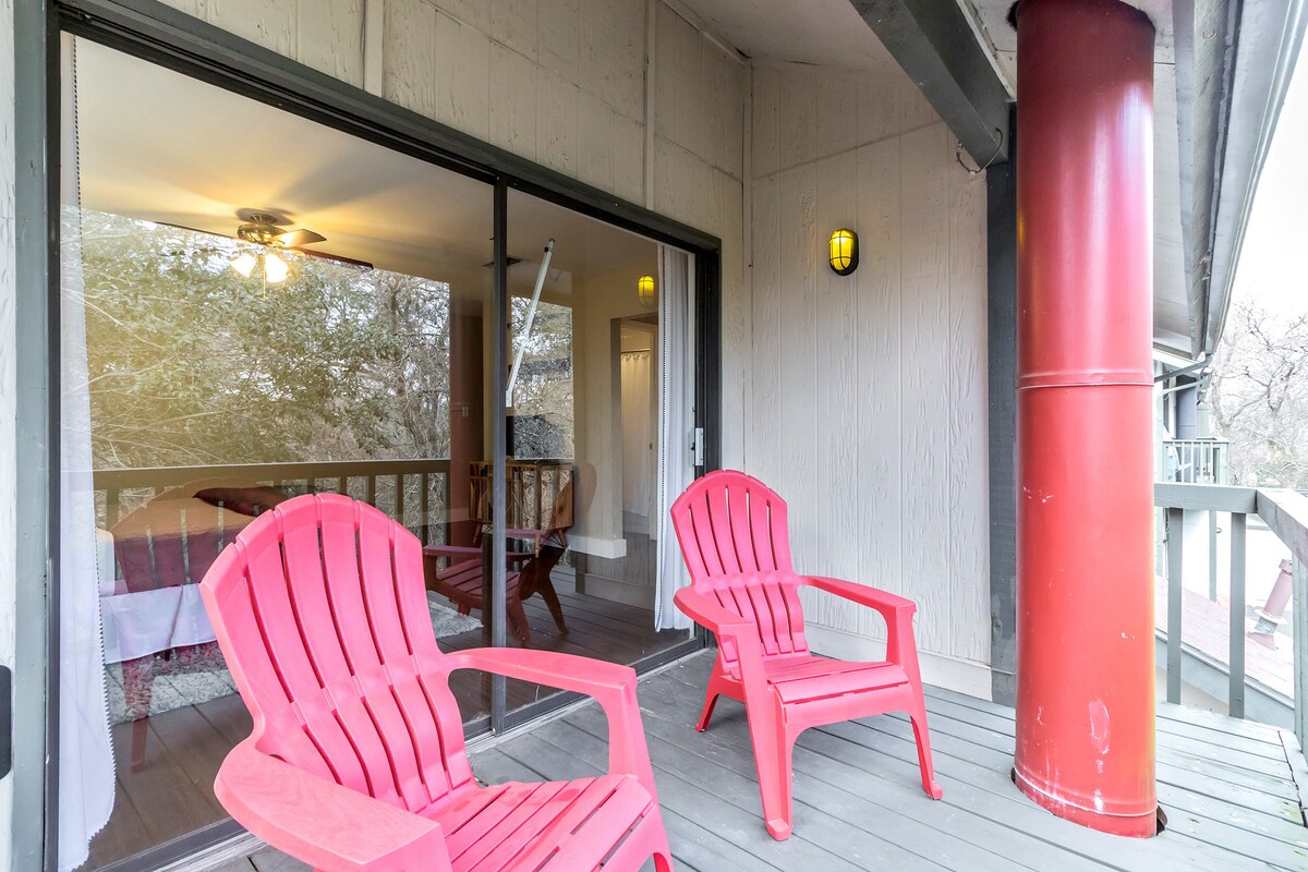Creekside Retreat! Nature, Tree's, Yard, Pet's ok.