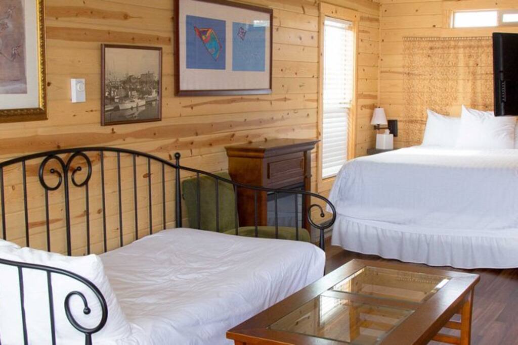 Queen Bed and Trundle Bed
