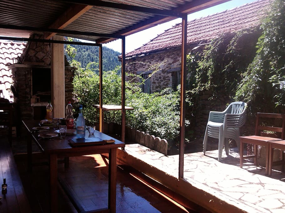 terrasse et barbecue