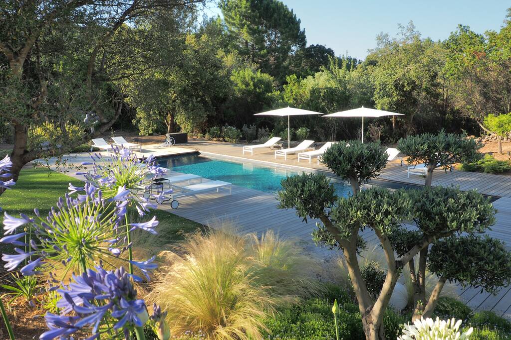 Piscine 14x4m
Avec plage immergée