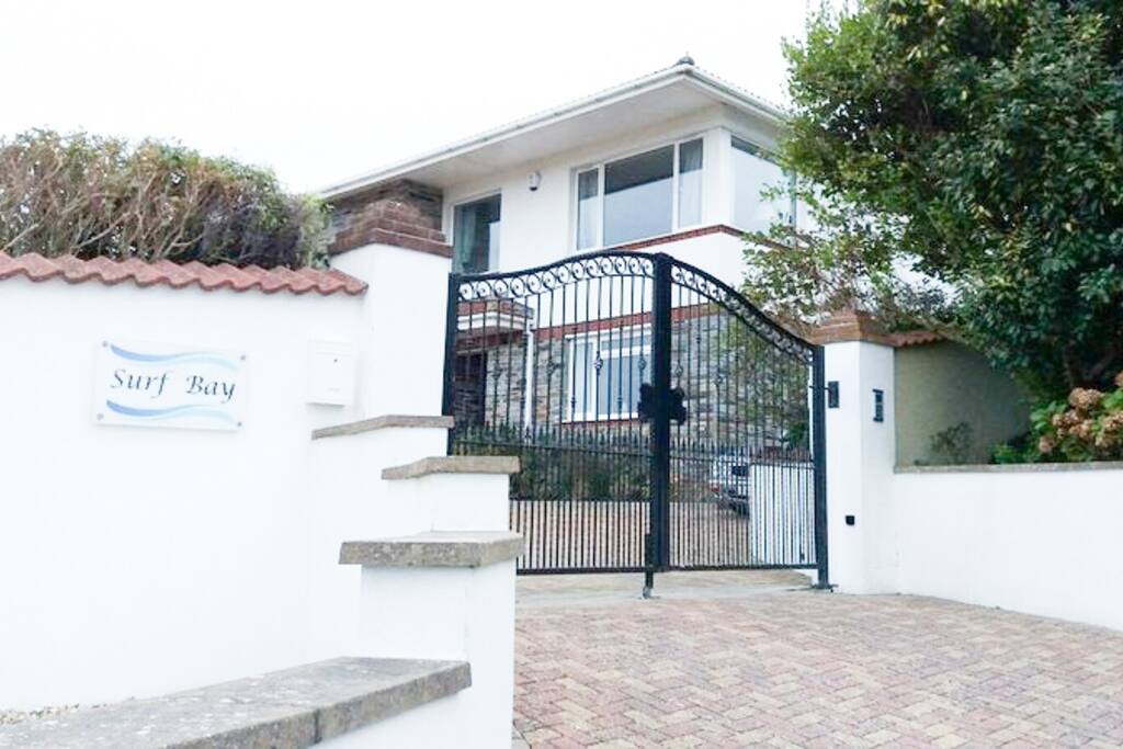 Surf Bay Villa+Lodge=Luxury (Max 16) Houses for Rent in