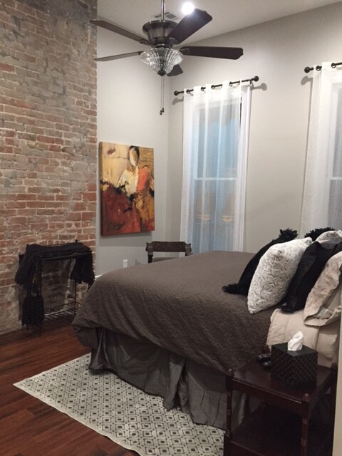 Dormitorio principal con cama tamaño king