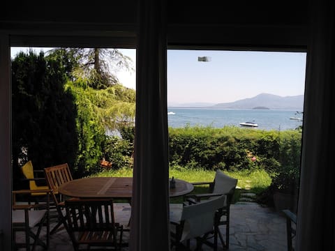 Groundfloor apartment with garden and sea view