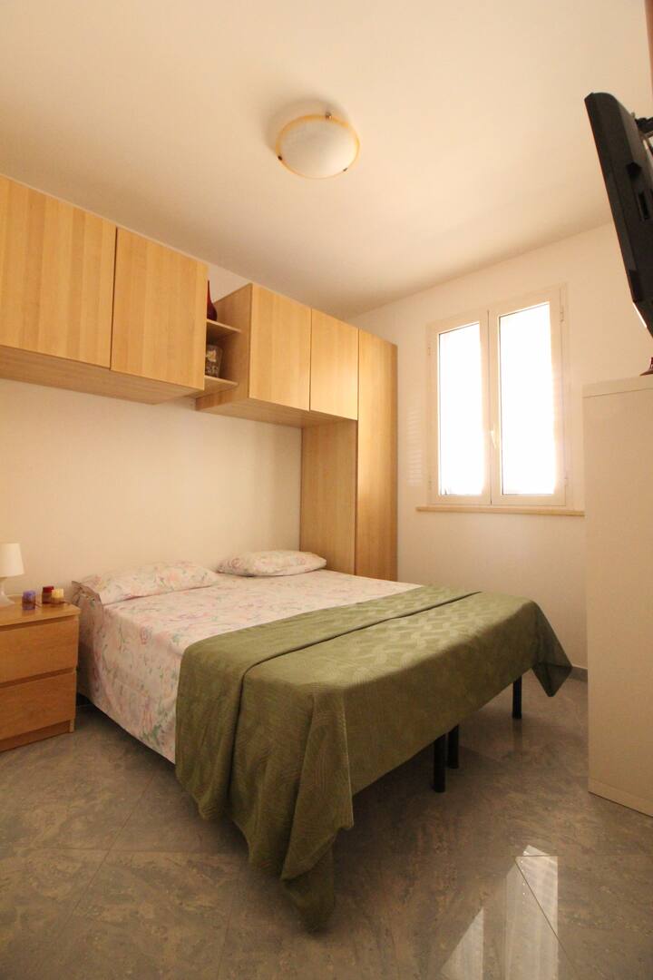 Dvojlôžková izba s manželskou poste