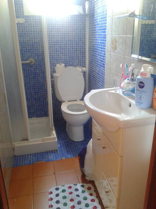 BAGNO CON DOCCIA