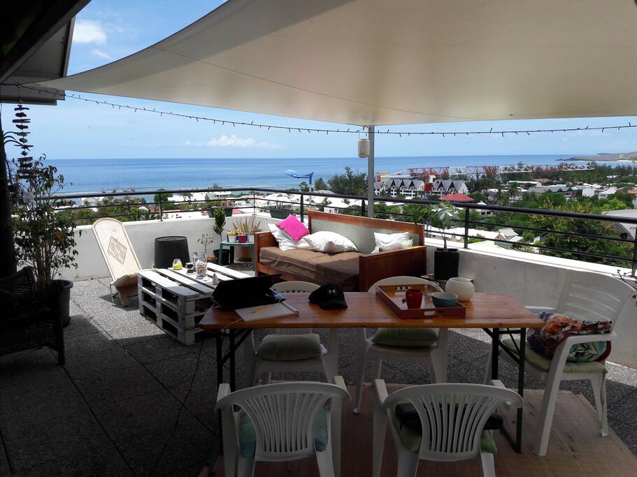 terrasse vue mer et montagne