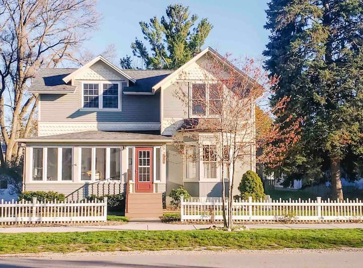 The Delaney House Houses for Rent in Elk Rapids, Michigan, United