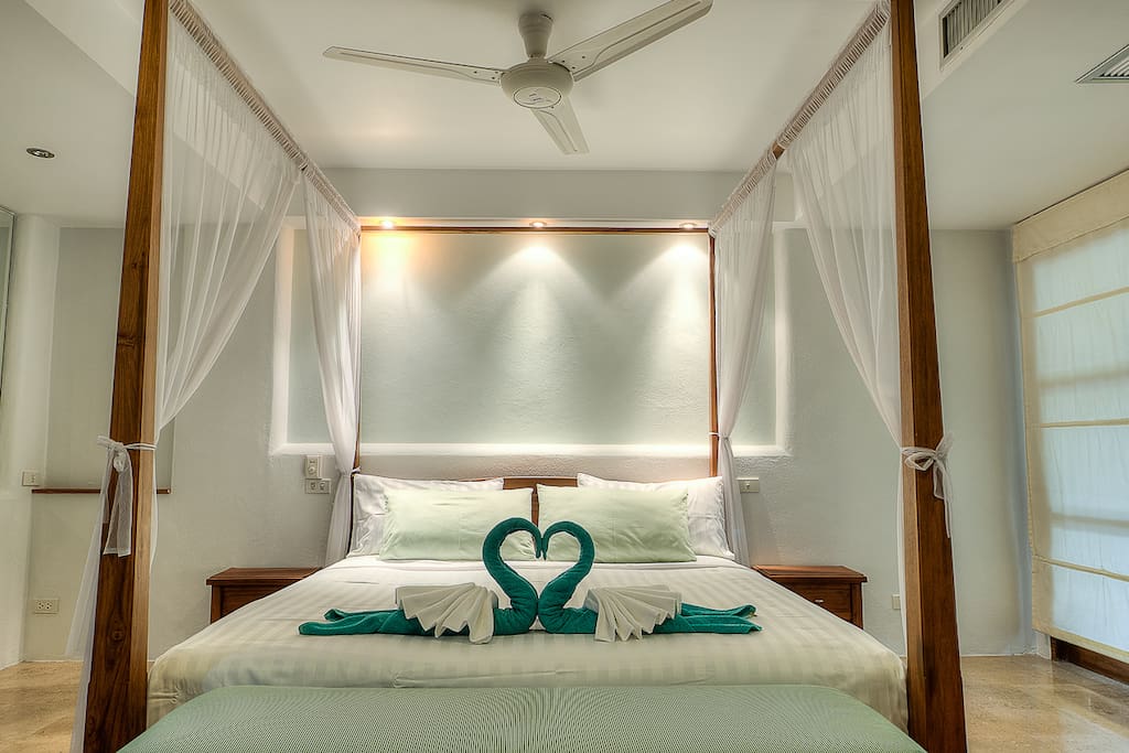 2 king size bedrooms, air conditioned, both with on-suite bathrooms.