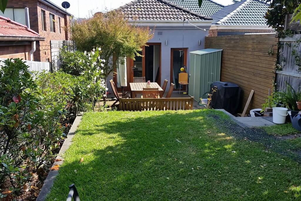 Garden and outside eating.