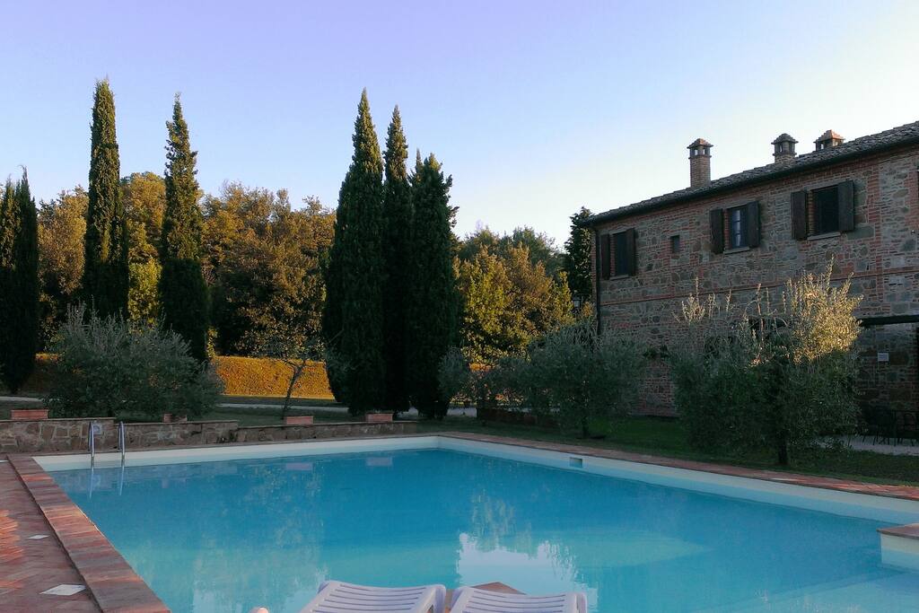 Vista lato piscina