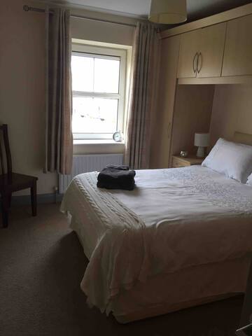 Glanmire Suburb Spacious 2 Bed 2 Bath Apartments For Rent In Cork County Cork Ireland Glanmire Suburb Spacious 2 Bed 2 Bath Apartments For Rent In Cork County Cork Ireland