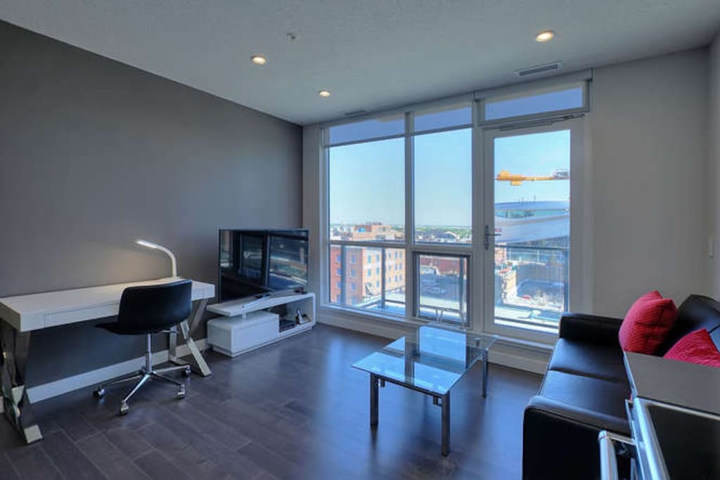 Your own private workstation and 4k TV