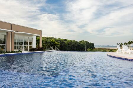 Casa em Condomínio Privado na Beira da Lagoa