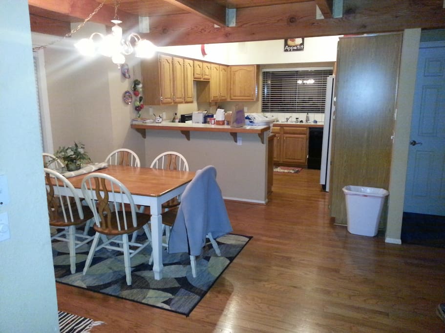 large kitchen, dining room, full bathroom