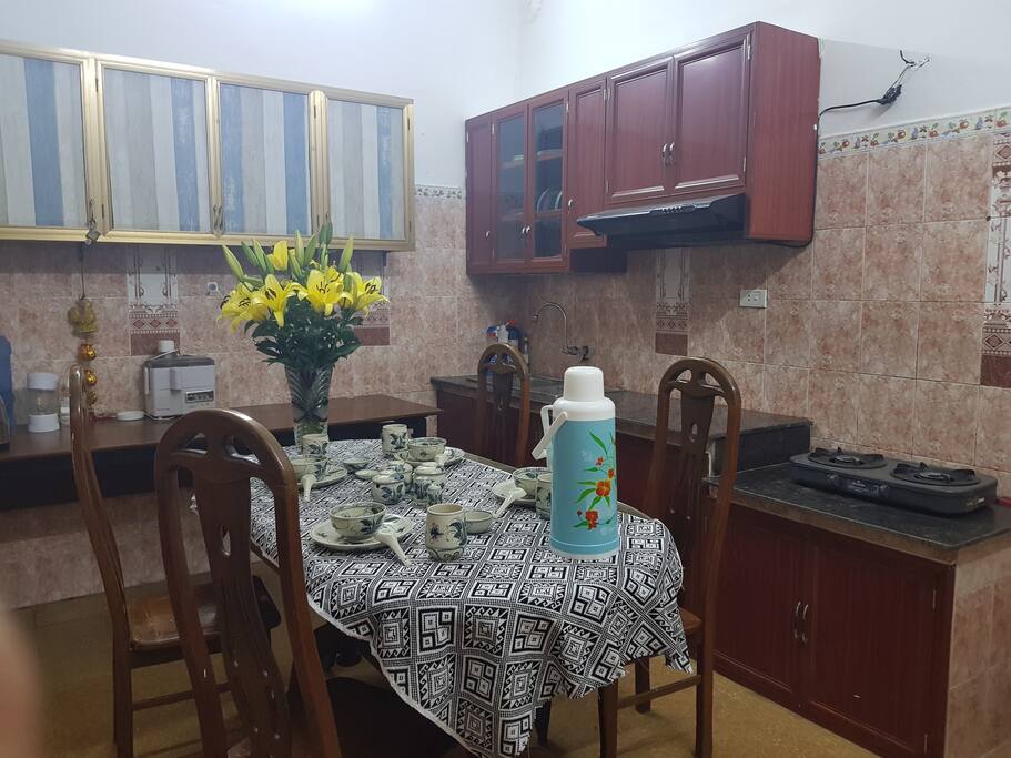 SHARED KITCHEN