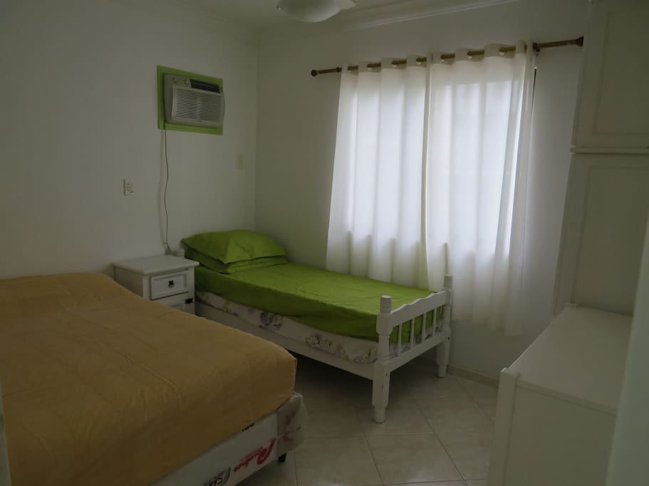 Quarto Casal + 01 cama solteiro
