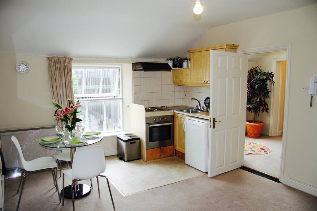 The kitchen and dining area