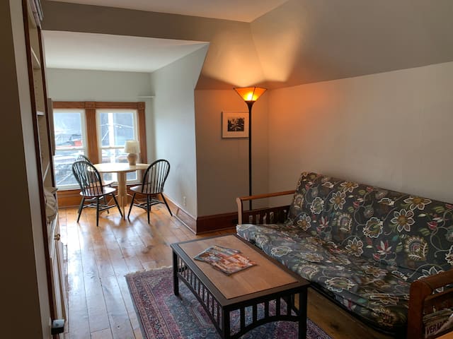 Charming Downtown Apartment