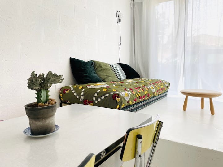 Studio Minimaliste Dans Maison D'architecte - Bordeaux