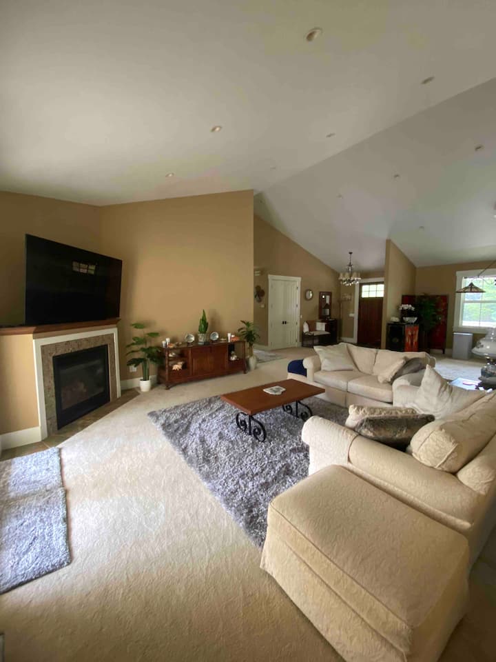 Yellow Pebble 
Country Coastal Craftsman Home - Fort Bragg, CA
